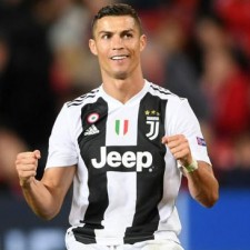 CRISTIANO RONALDO voltou à Juventus para continuar treinando